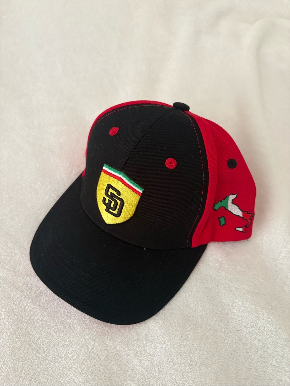 BRAND NEW Melonwear San Diego Padres Red & Black Italian Heritage Cap